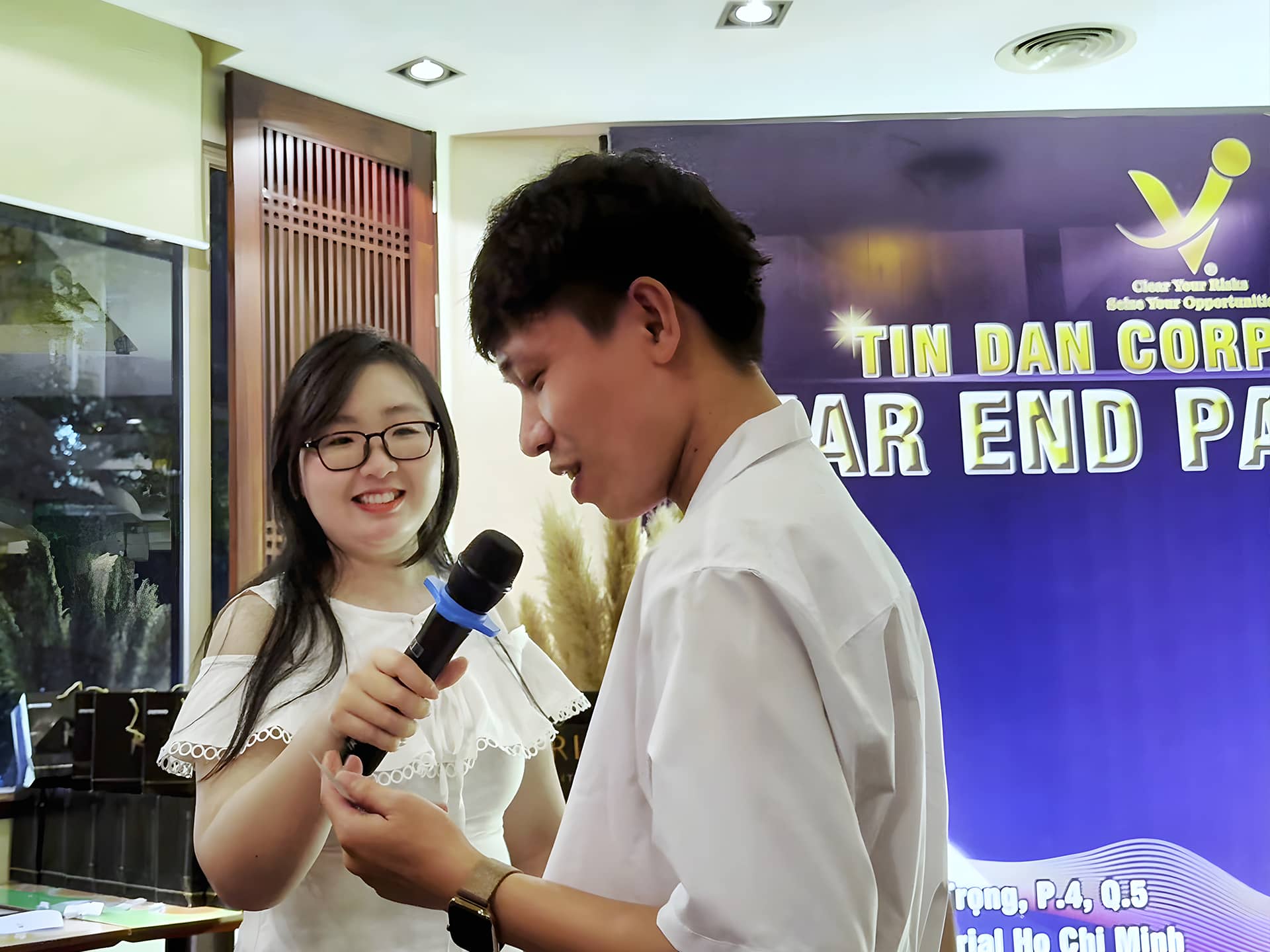 Khoảnh khắc chơi các trò chơi cùng các phần quà thú vị